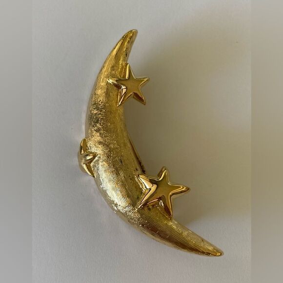 Vintage Gerry’s signed Gold Tone Moon with Stars Rhinestone Brooch Pin - Picture 1 of 3